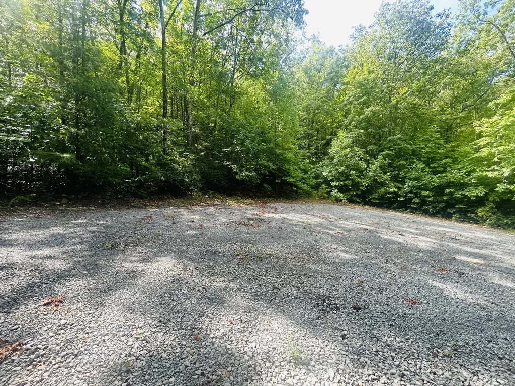 Lot 9 Brush Mountain Circle Middlesboro KY 40856