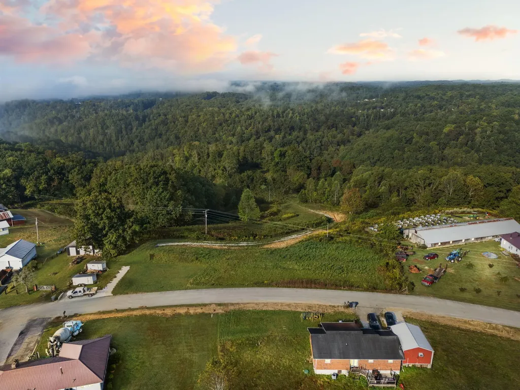 312 Poor Farm Road Beattyville KY 41311