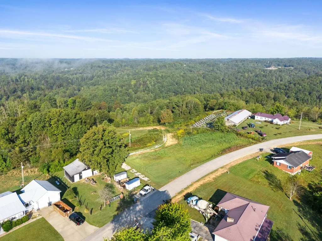 312 Poor Farm Road Beattyville KY 41311