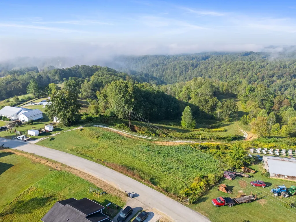 312 Poor Farm Road Beattyville KY 41311