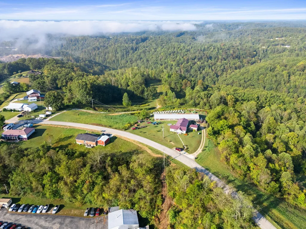 312 Poor Farm Road Beattyville KY 41311