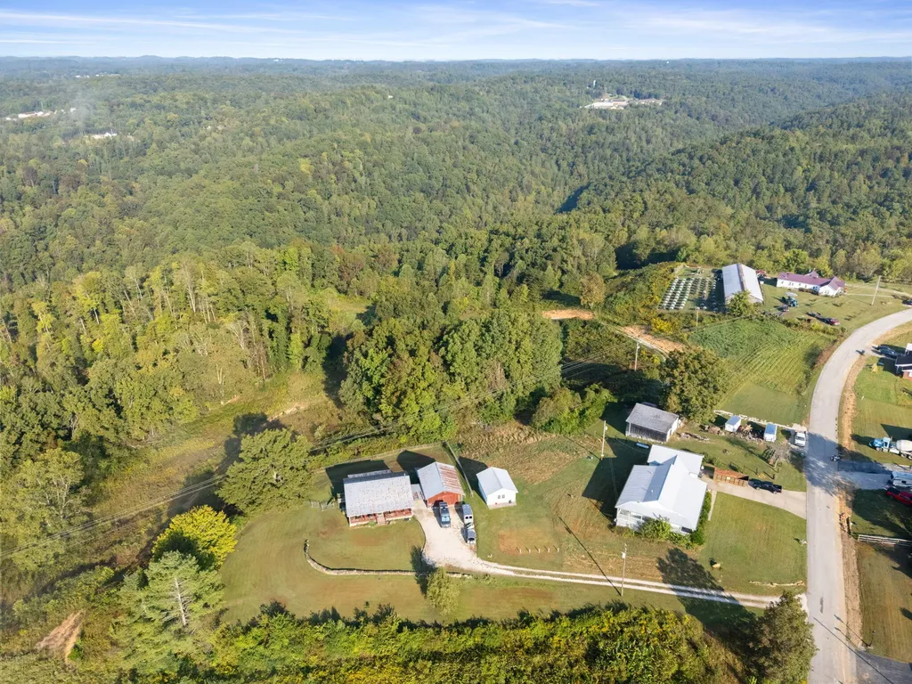 312 Poor Farm Road Beattyville KY 41311