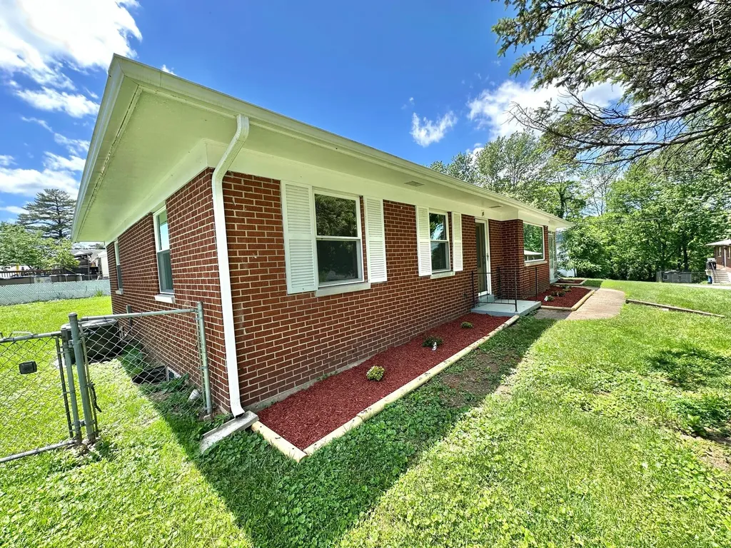 10 Kelly Avenue Williamstown KY 41097