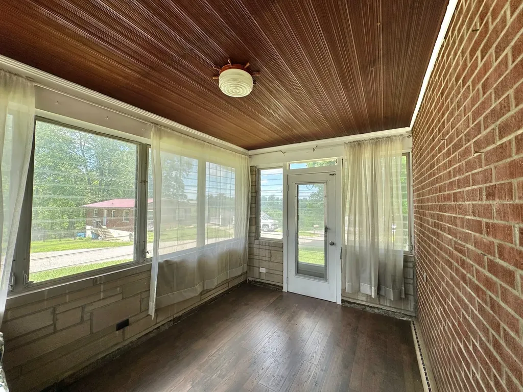 10 Kelly Avenue Williamstown KY 41097