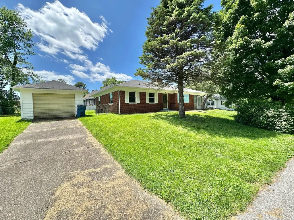 10 Kelly Avenue Williamstown KY 41097