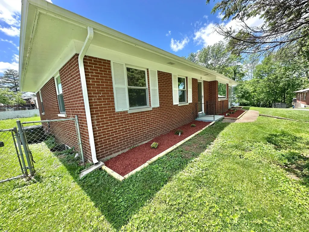 10 Kelly Avenue Williamstown KY 41097