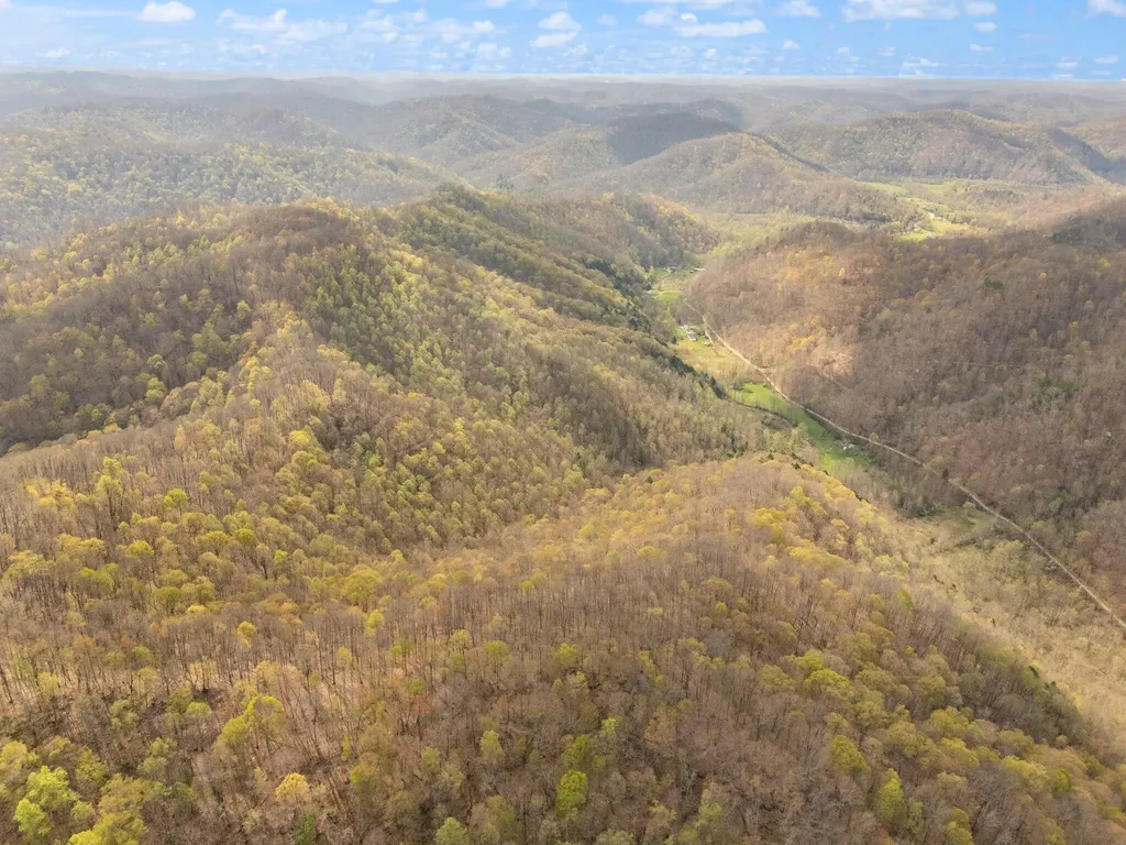 750 Gilbert's Creek Road Big Creek KY 40914