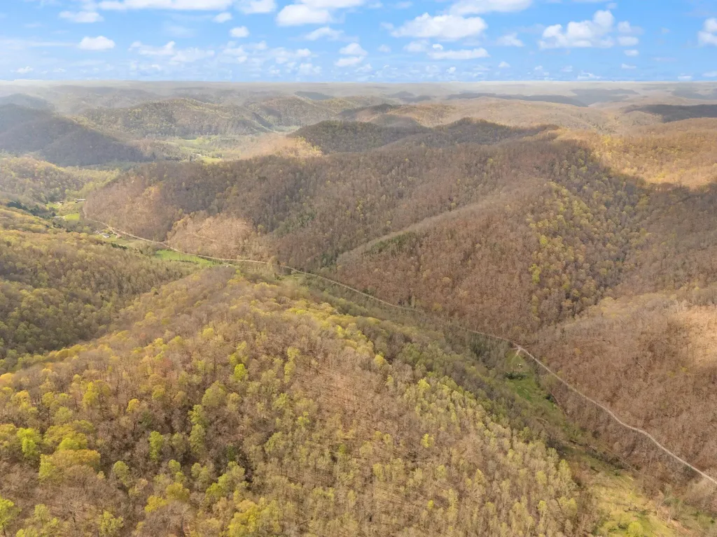 750 Gilbert's Creek Road Big Creek KY 40914
