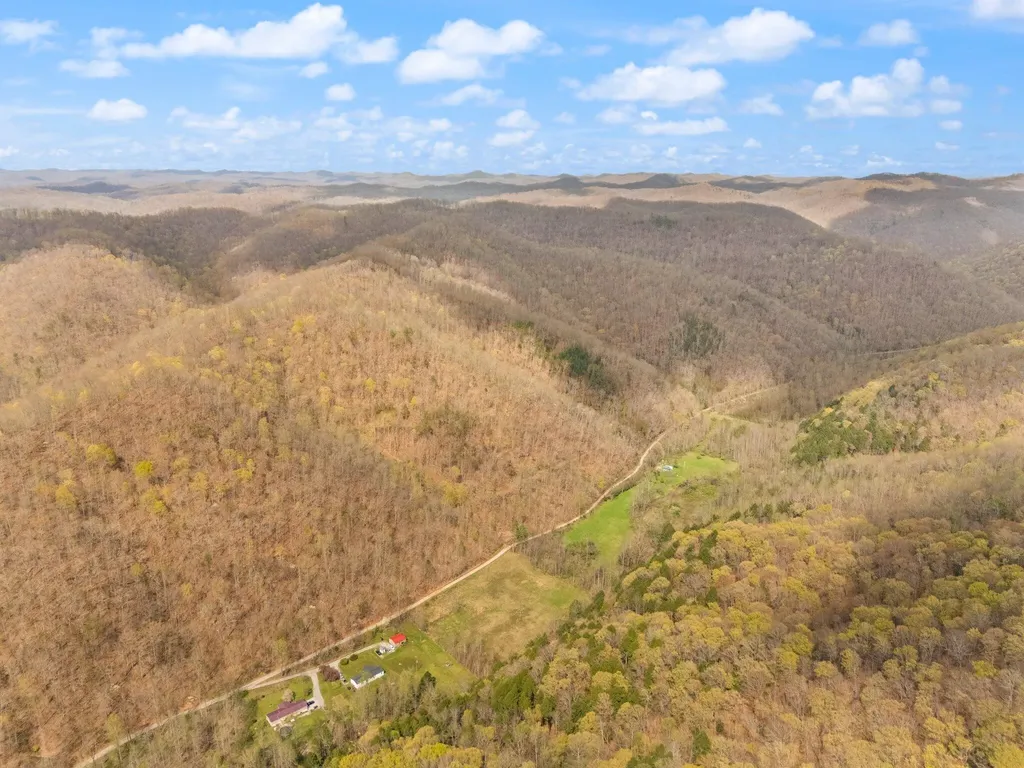 750 Gilbert's Creek Road Big Creek KY 40914