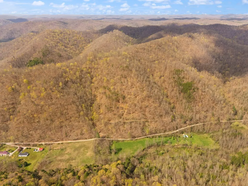 750 Gilbert's Creek Road Big Creek KY 40914