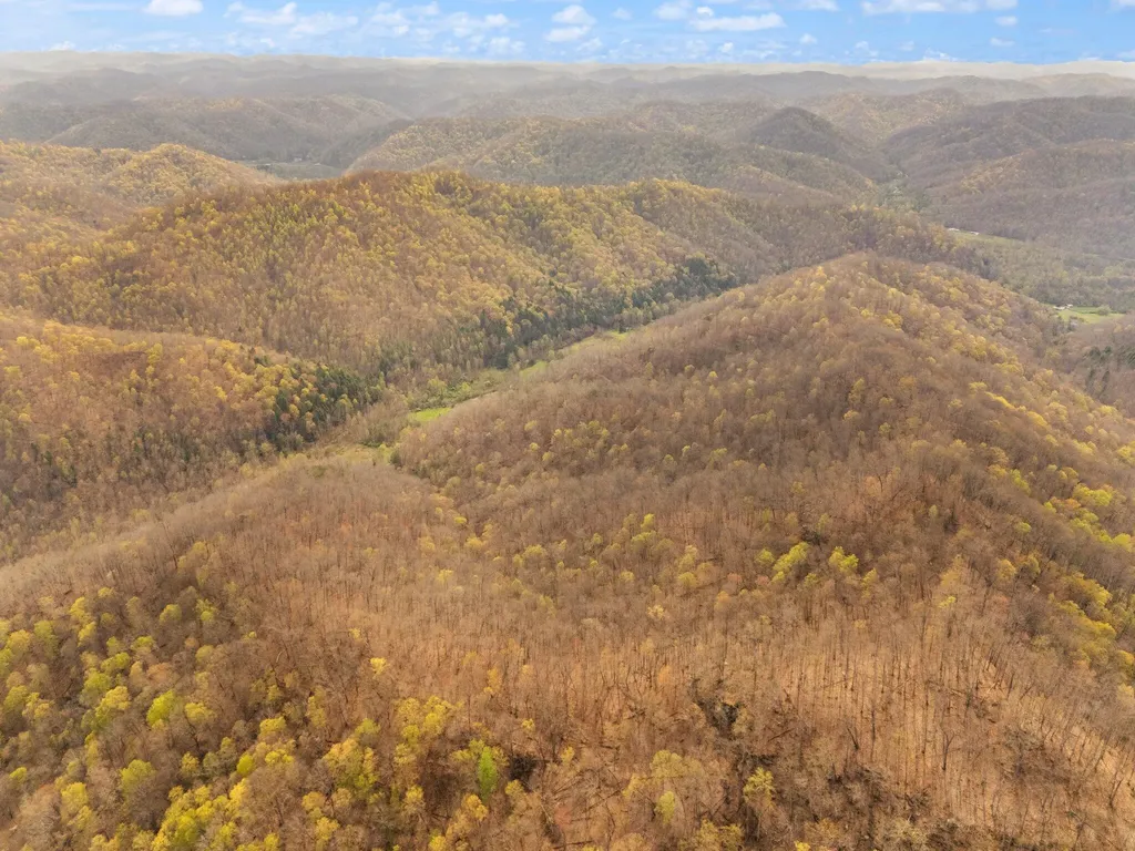 750 Gilbert's Creek Road Big Creek KY 40914