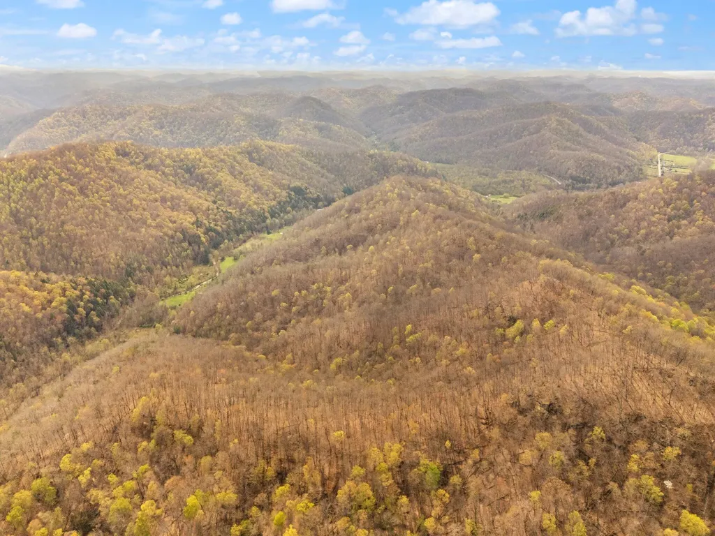 750 Gilbert's Creek Road Big Creek KY 40914