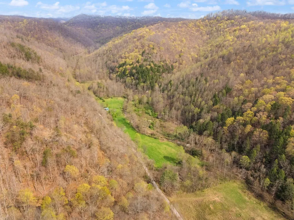 750 Gilbert's Creek Road Big Creek KY 40914