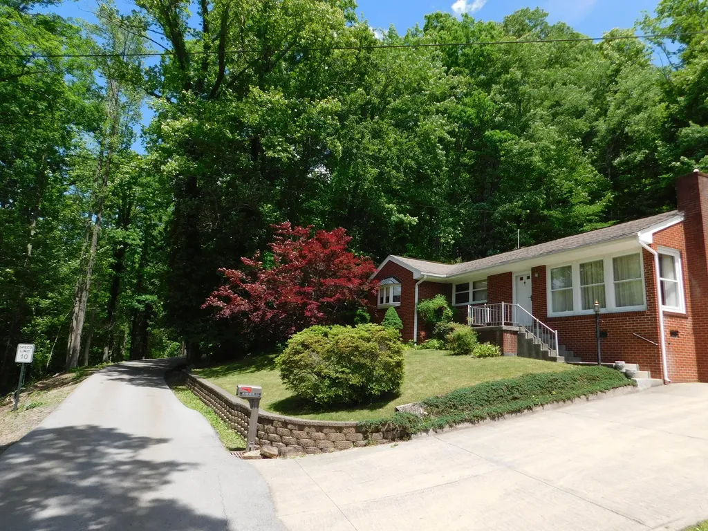 184 Meadow Drive Harlan KY 40831