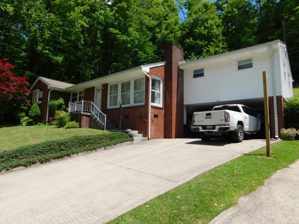 184 Meadow Drive Harlan KY 40831