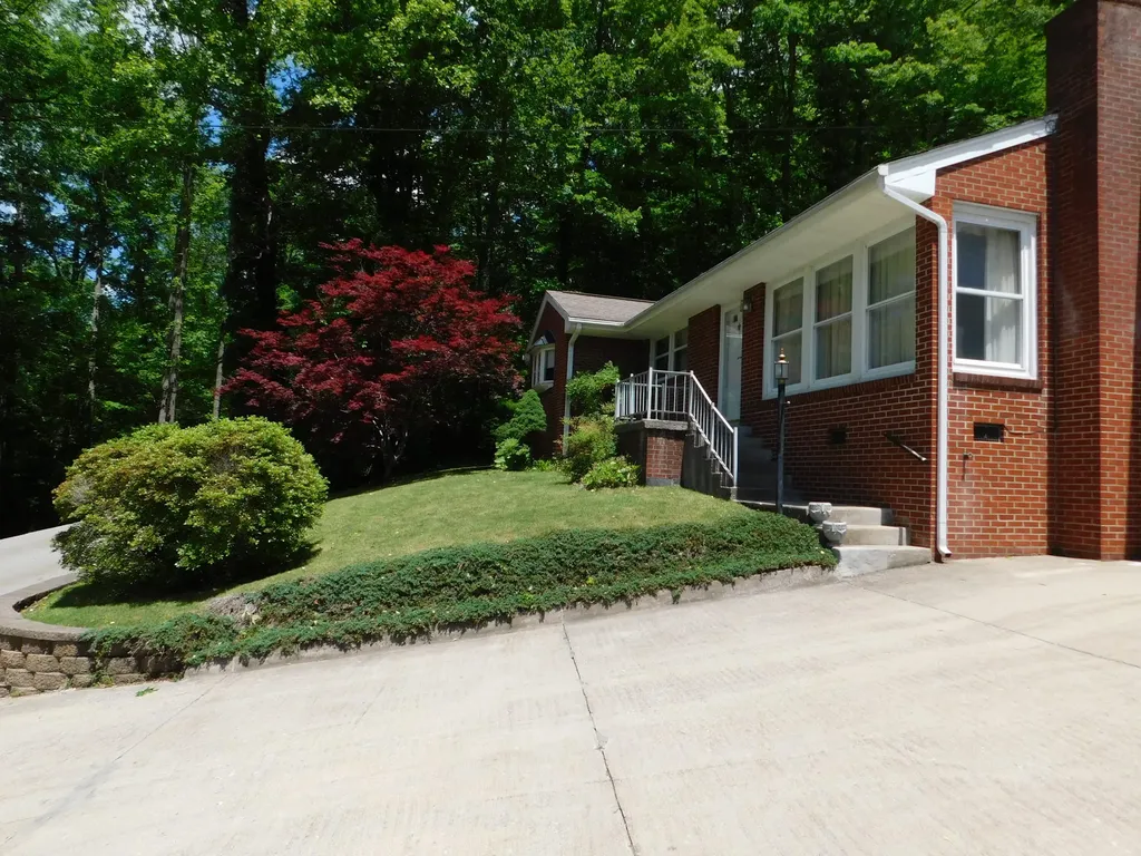184 Meadow Drive Harlan KY 40831