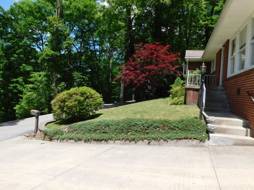184 Meadow Drive Harlan KY 40831