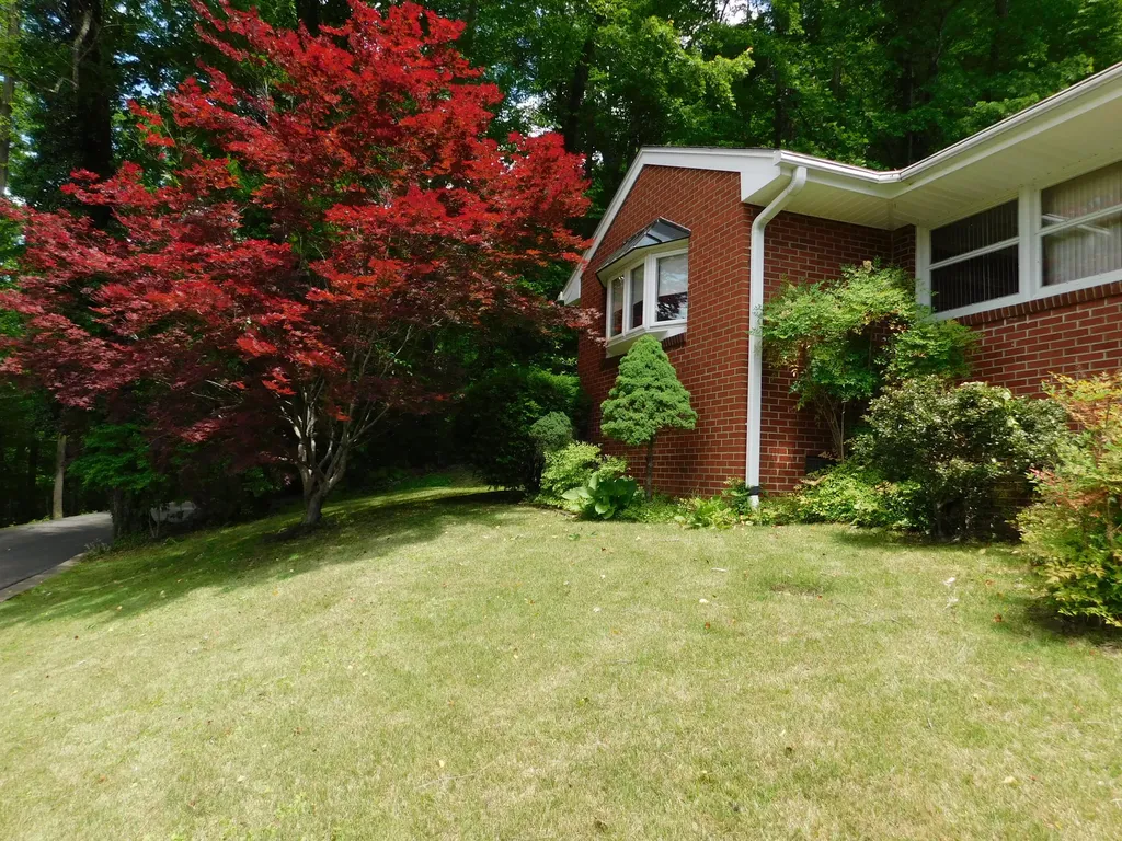 184 Meadow Drive Harlan KY 40831