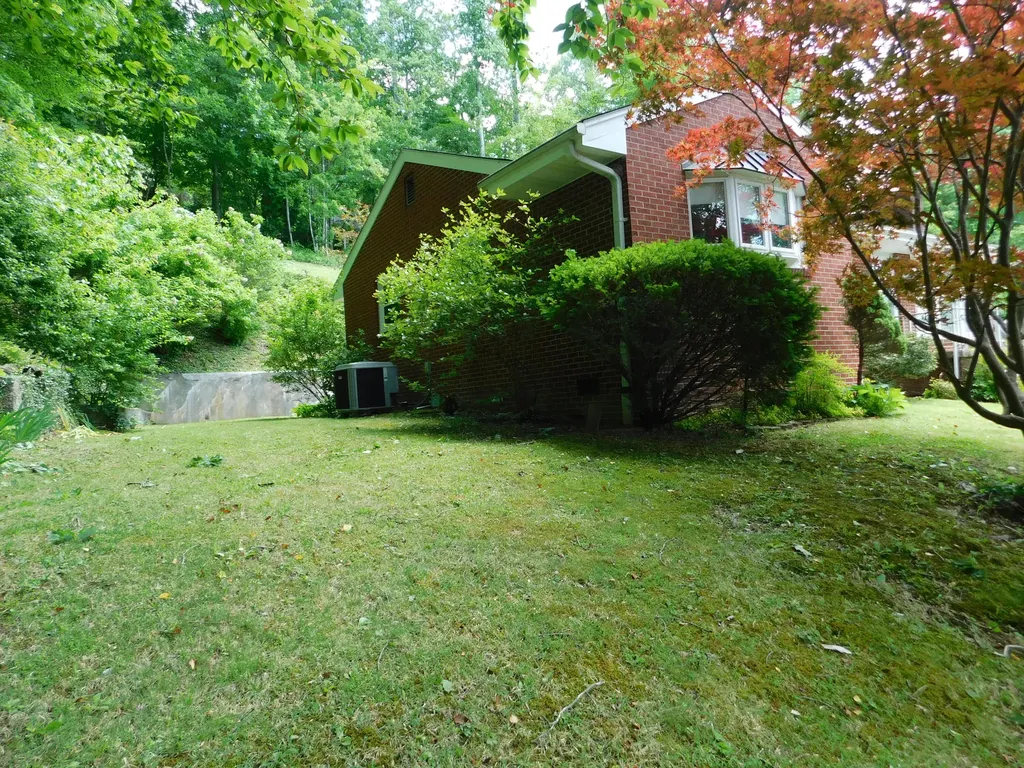 184 Meadow Drive Harlan KY 40831