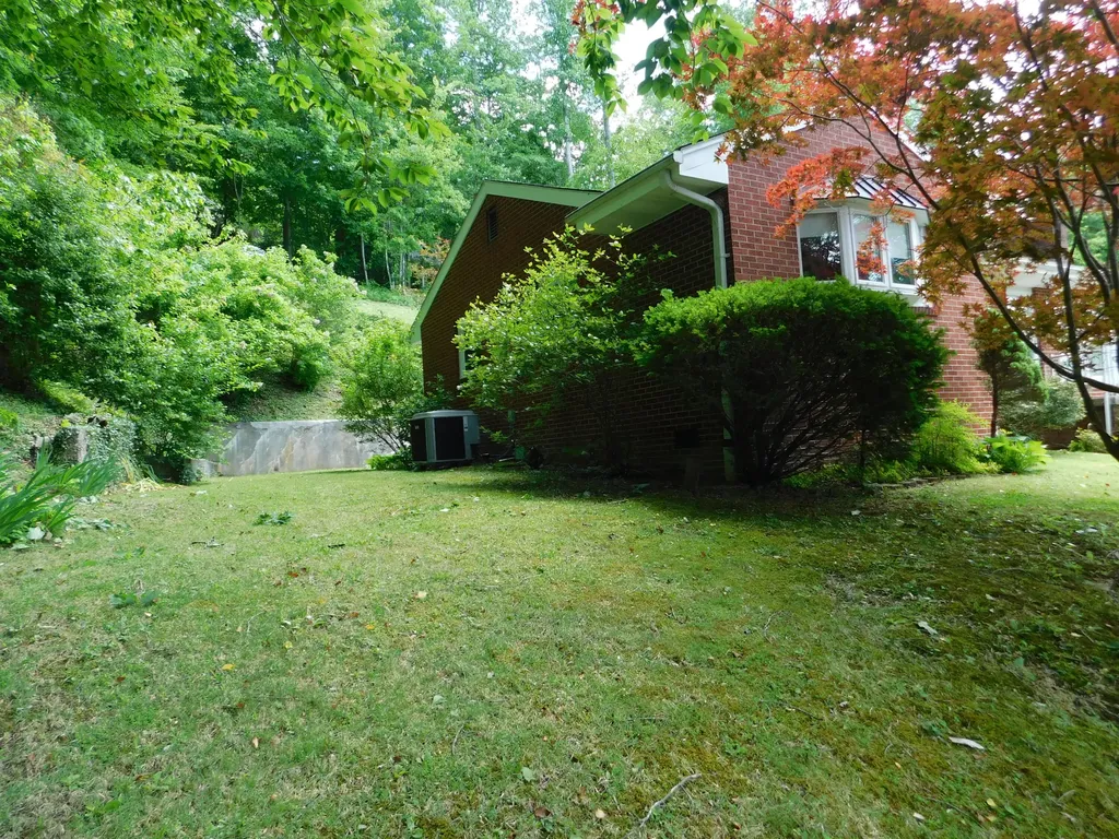 184 Meadow Drive Harlan KY 40831