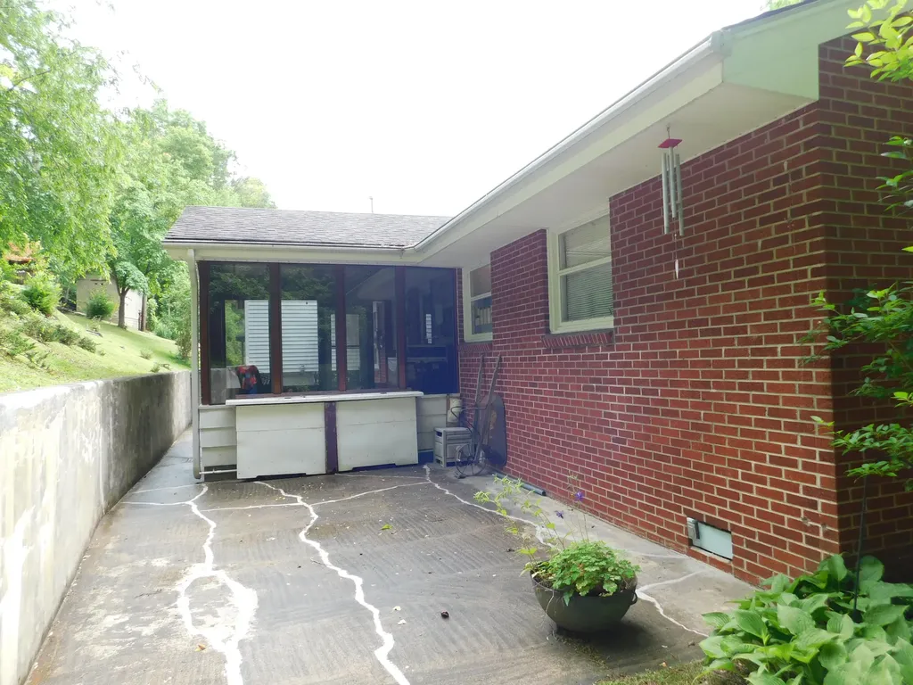 184 Meadow Drive Harlan KY 40831