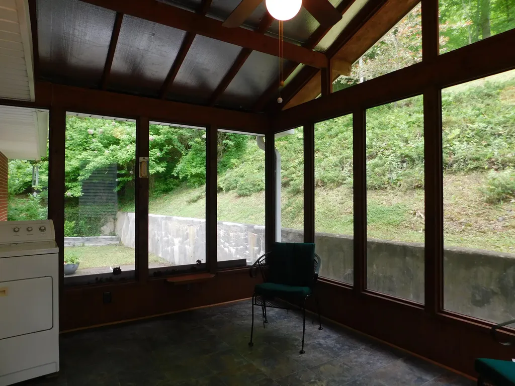 184 Meadow Drive Harlan KY 40831