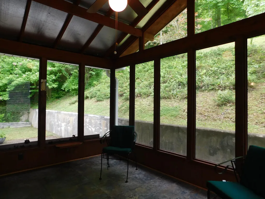 184 Meadow Drive Harlan KY 40831