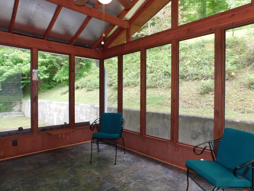 184 Meadow Drive Harlan KY 40831