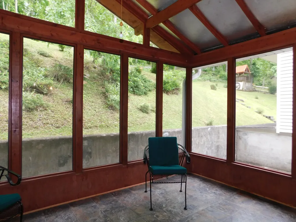 184 Meadow Drive Harlan KY 40831