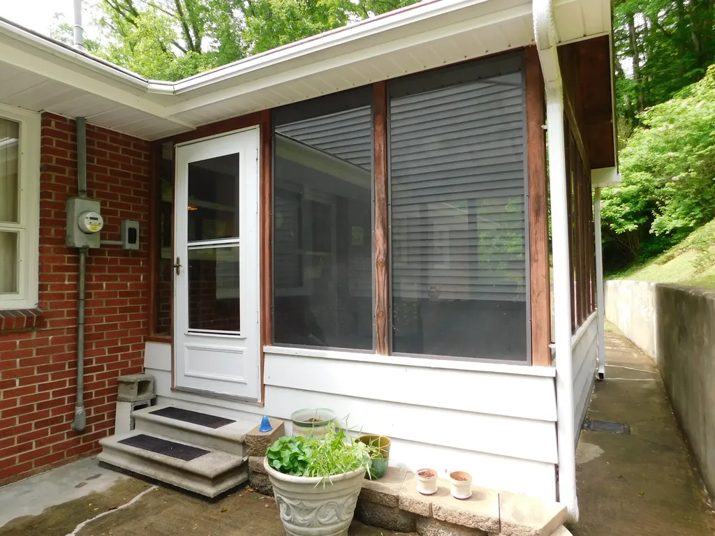 184 Meadow Drive Harlan KY 40831