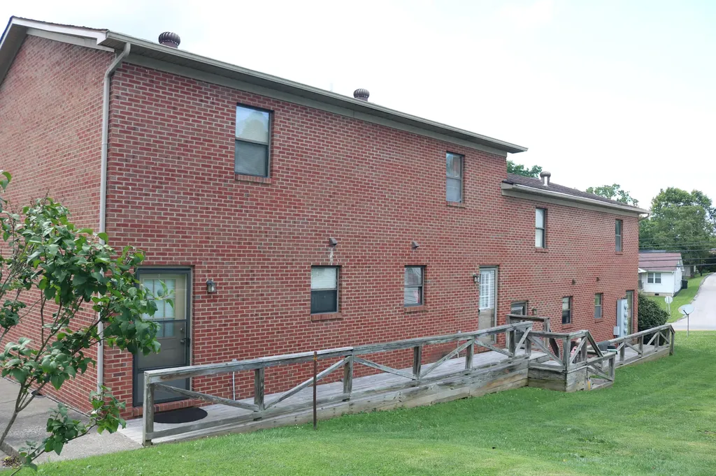 382 W Main Street Carlisle KY 40311