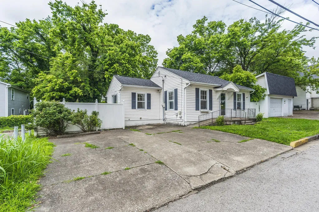 304 Wellington Court Richmond KY 40475