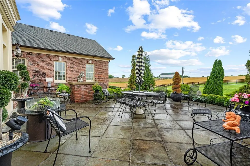 5045 Van Meter Road Winchester KY 40391