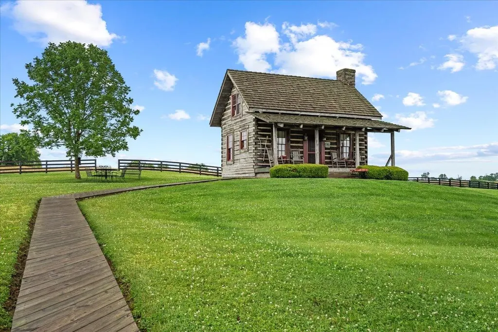 5045 Van Meter Road Winchester KY 40391