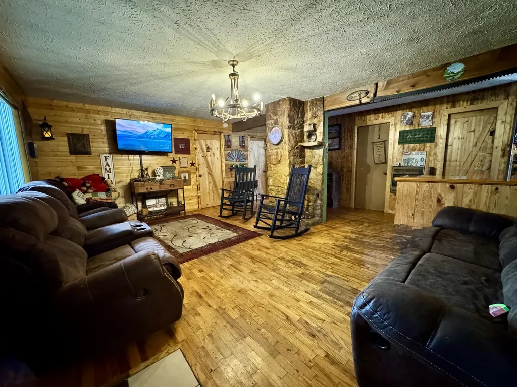 135 Mt Hope Road Morehead KY 40351