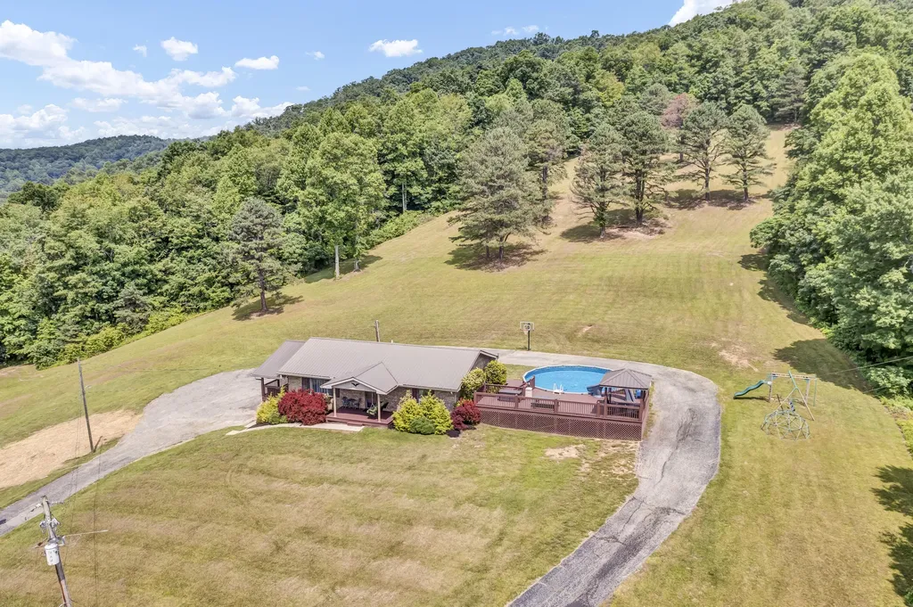 72 Blevins Lane Vanceburg KY 41179