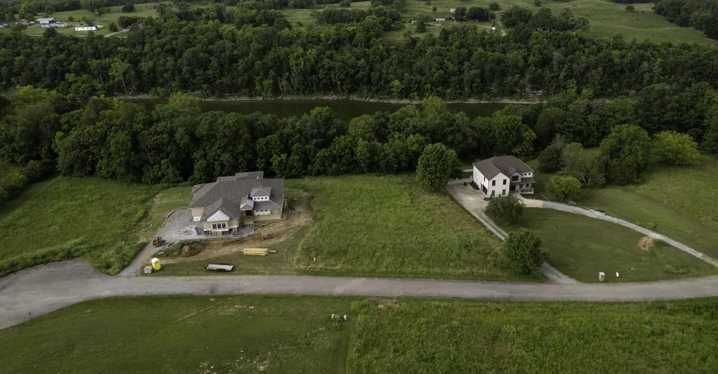 90 Meadow Point Drive Lancaster KY 40444