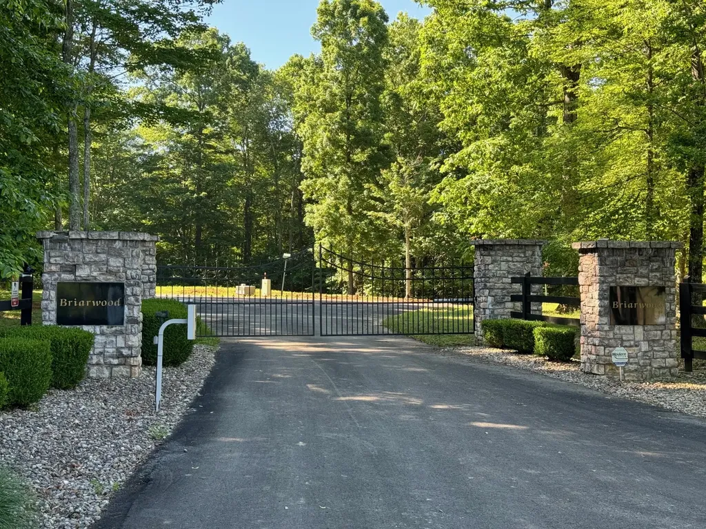 4 Village Court Russell Springs KY 42642