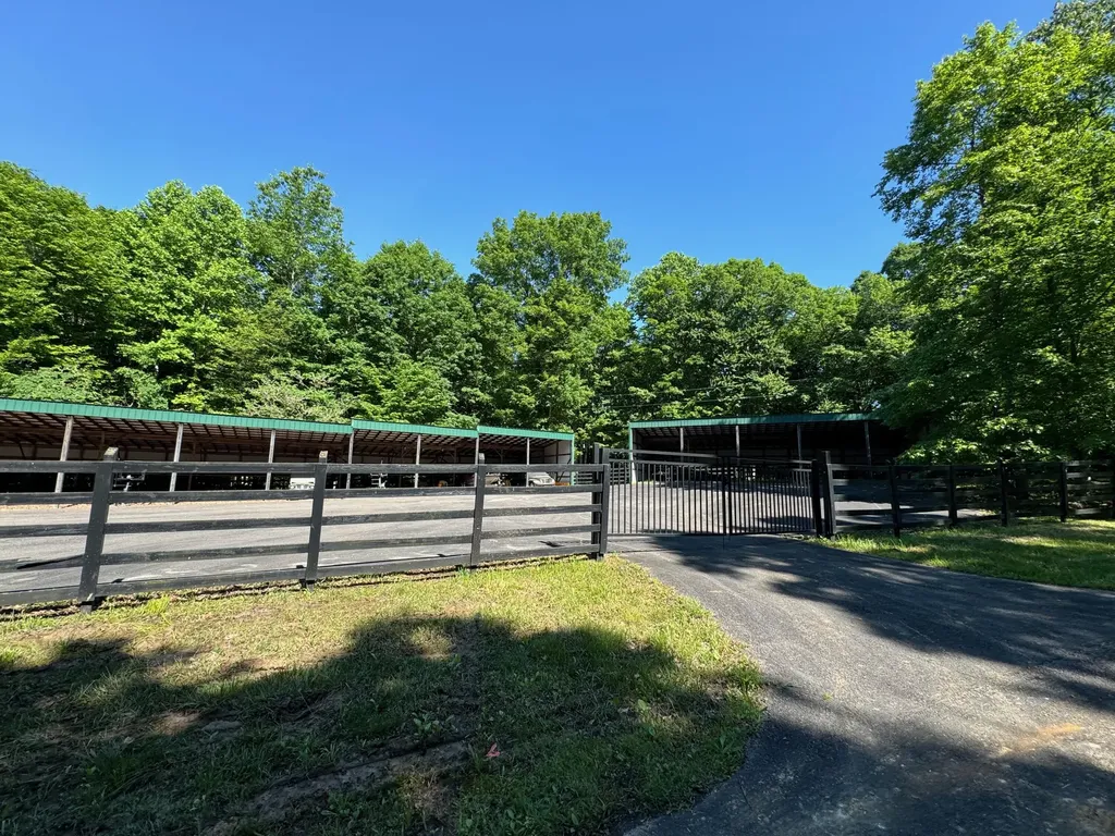 4 Village Court Russell Springs KY 42642