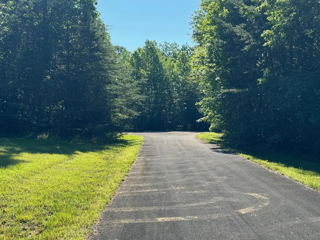 4 Village Court Russell Springs KY 42642