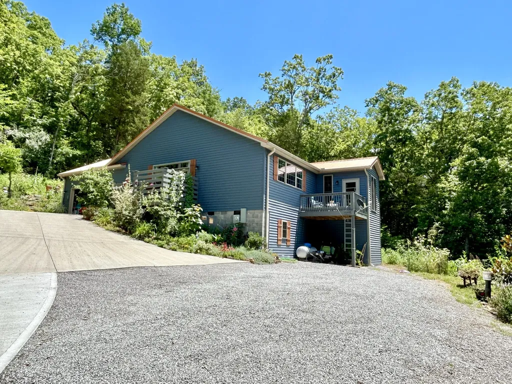 3296 Omega Park Road Somerset KY 42501