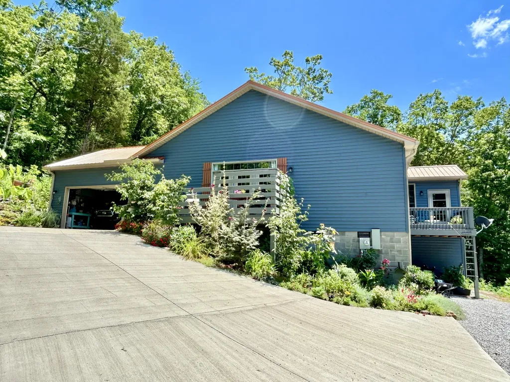 3296 Omega Park Road Somerset KY 42501
