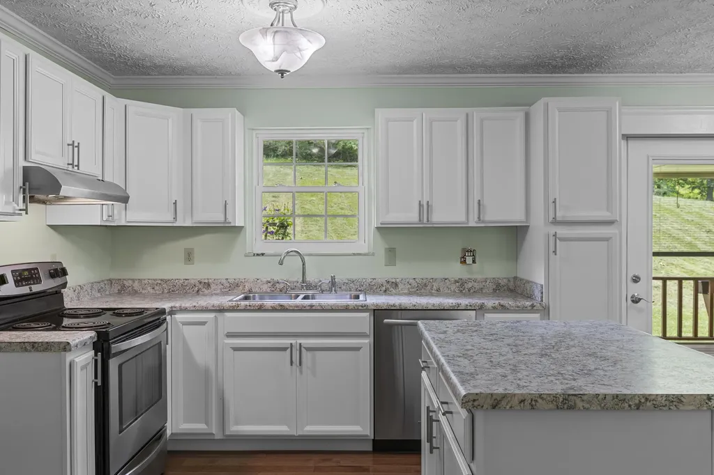 8594 Highway 705 West Liberty KY 41472