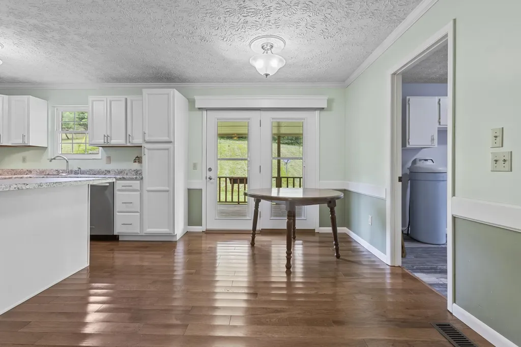 8594 Highway 705 West Liberty KY 41472