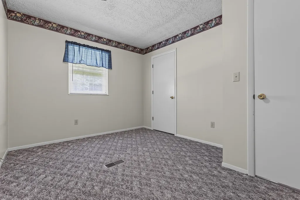 8594 Highway 705 West Liberty KY 41472