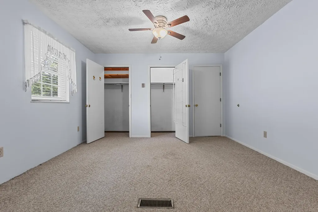 8594 Highway 705 West Liberty KY 41472
