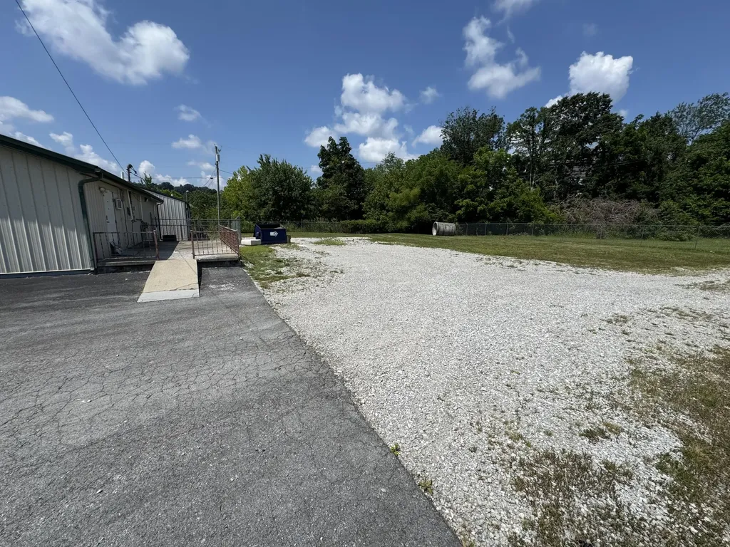 40 Glenview Road London KY 40741