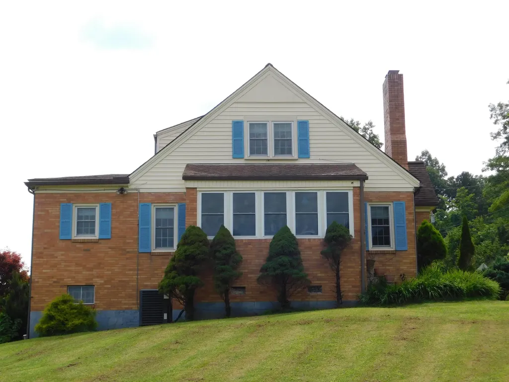 15718 Highway 522 Cumberland KY 40823
