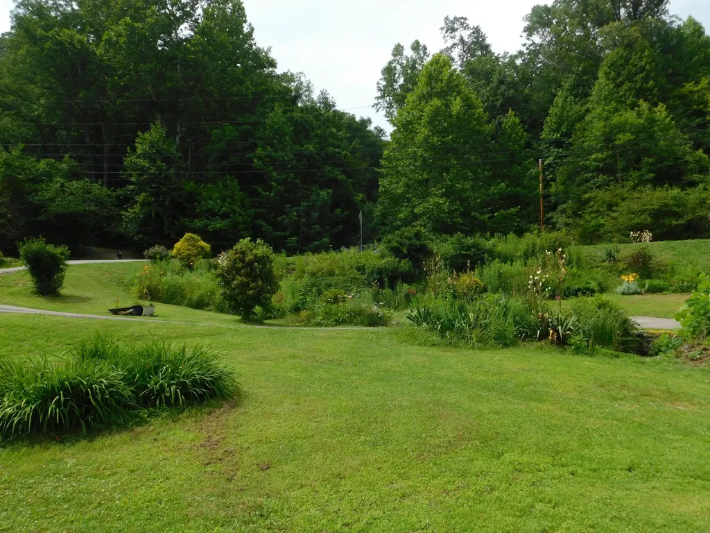 15718 Highway 522 Cumberland KY 40823