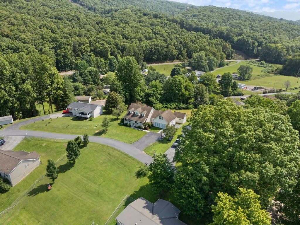 185 Pine Mountain Estate Road Pineville KY 40977